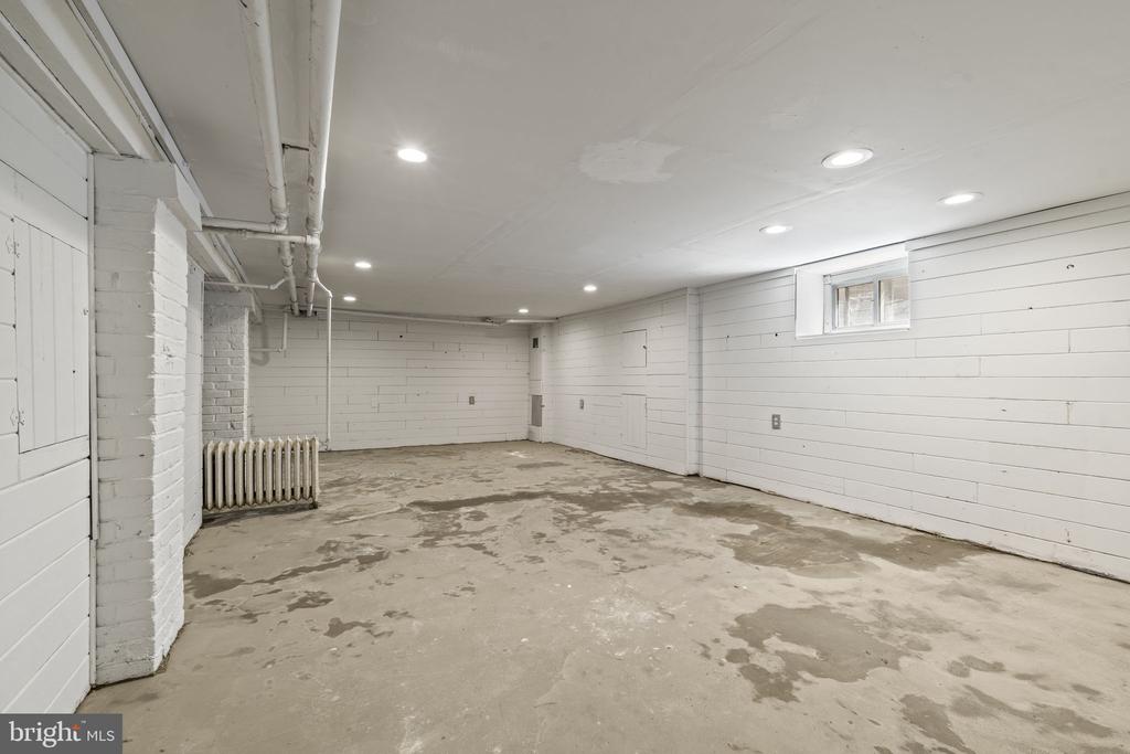 39 MAPLE AVENUE