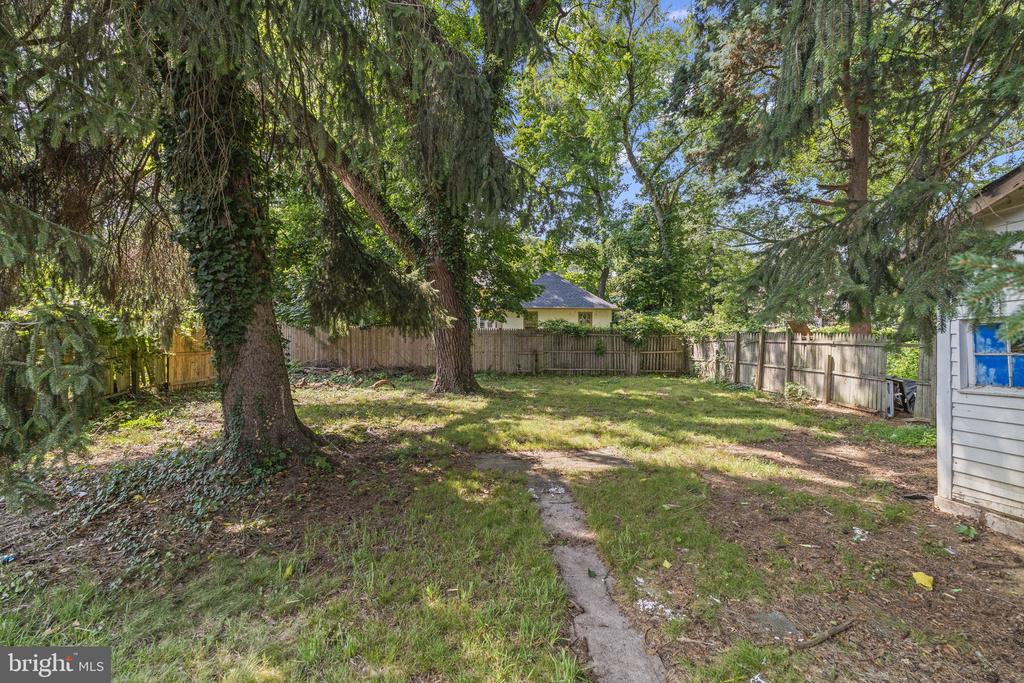 39 MAPLE AVENUE