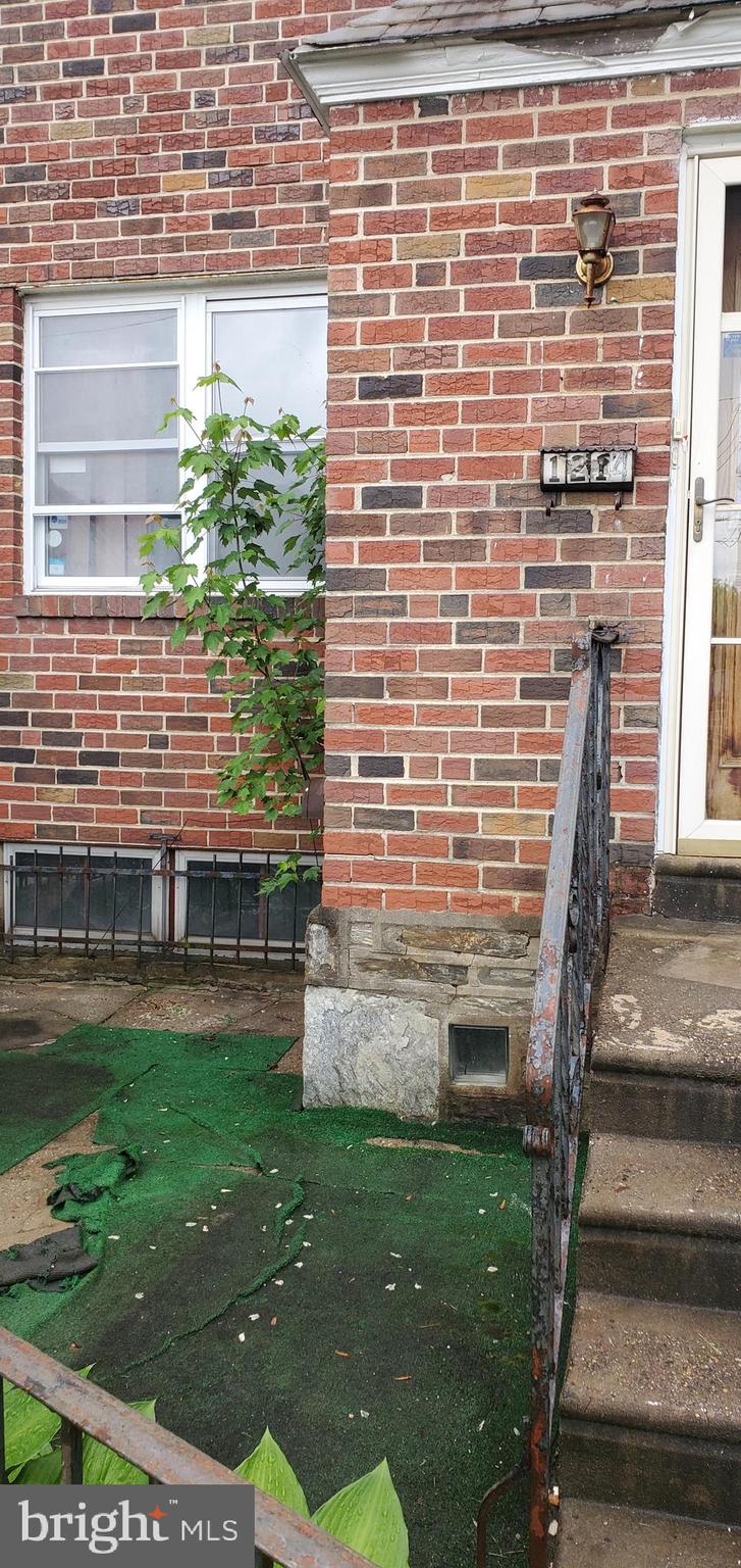 1214 E Mount Airy Ave