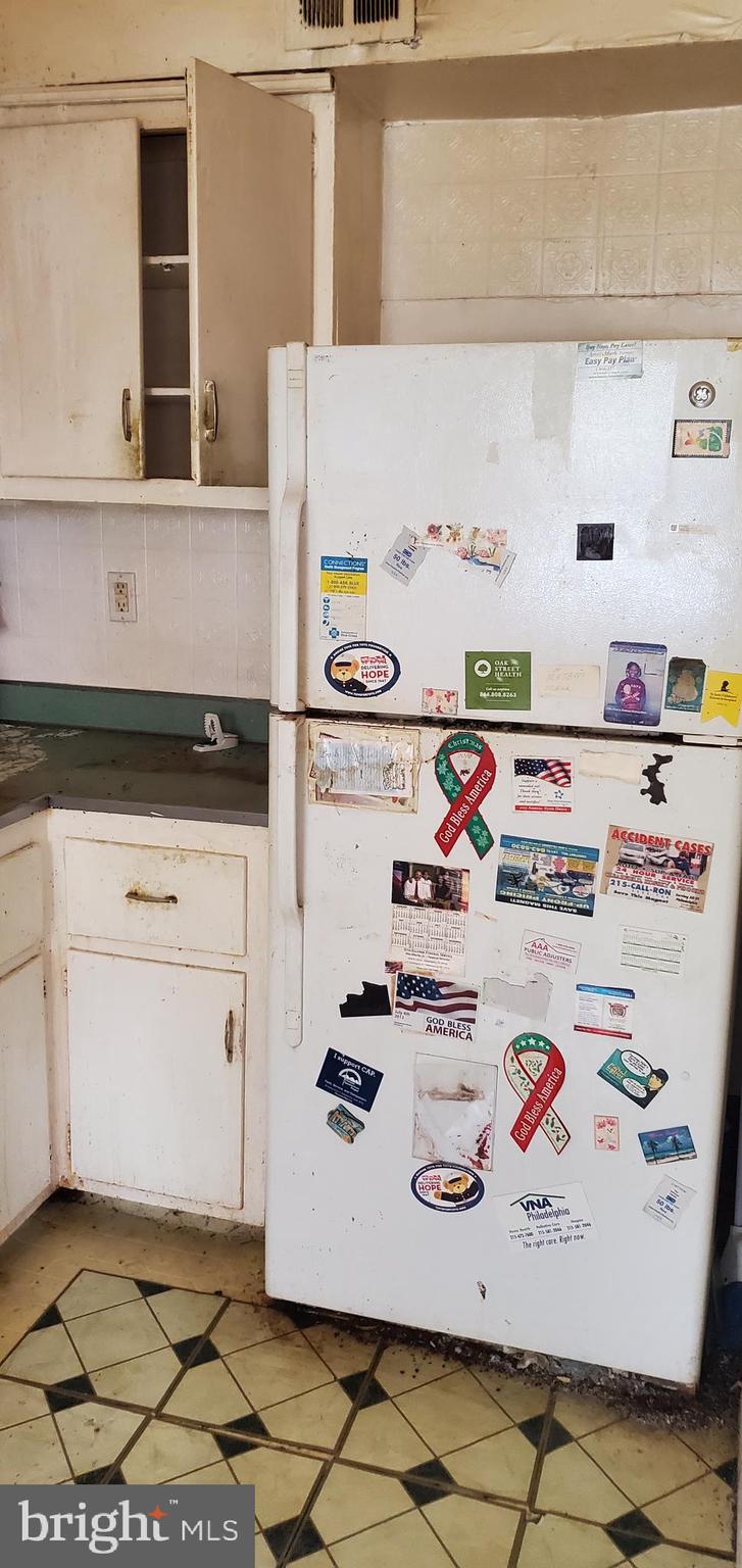 1214 E Mount Airy Ave