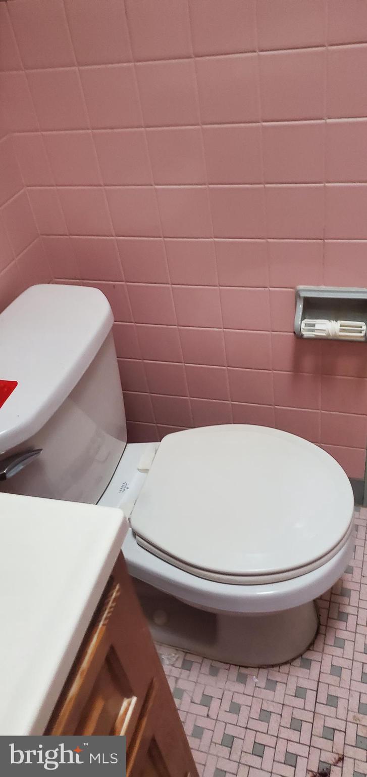 1214 E Mount Airy Ave