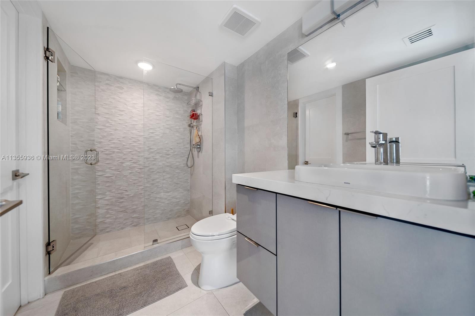 1155 BRICKELL BAY DR # 3002