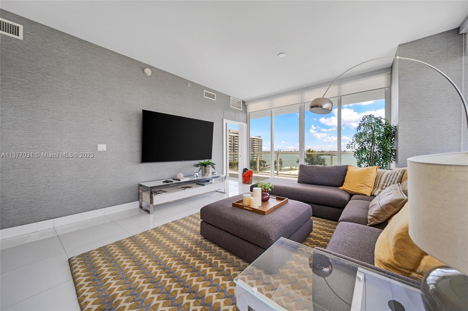 2020 N Bayshore Dr # 710