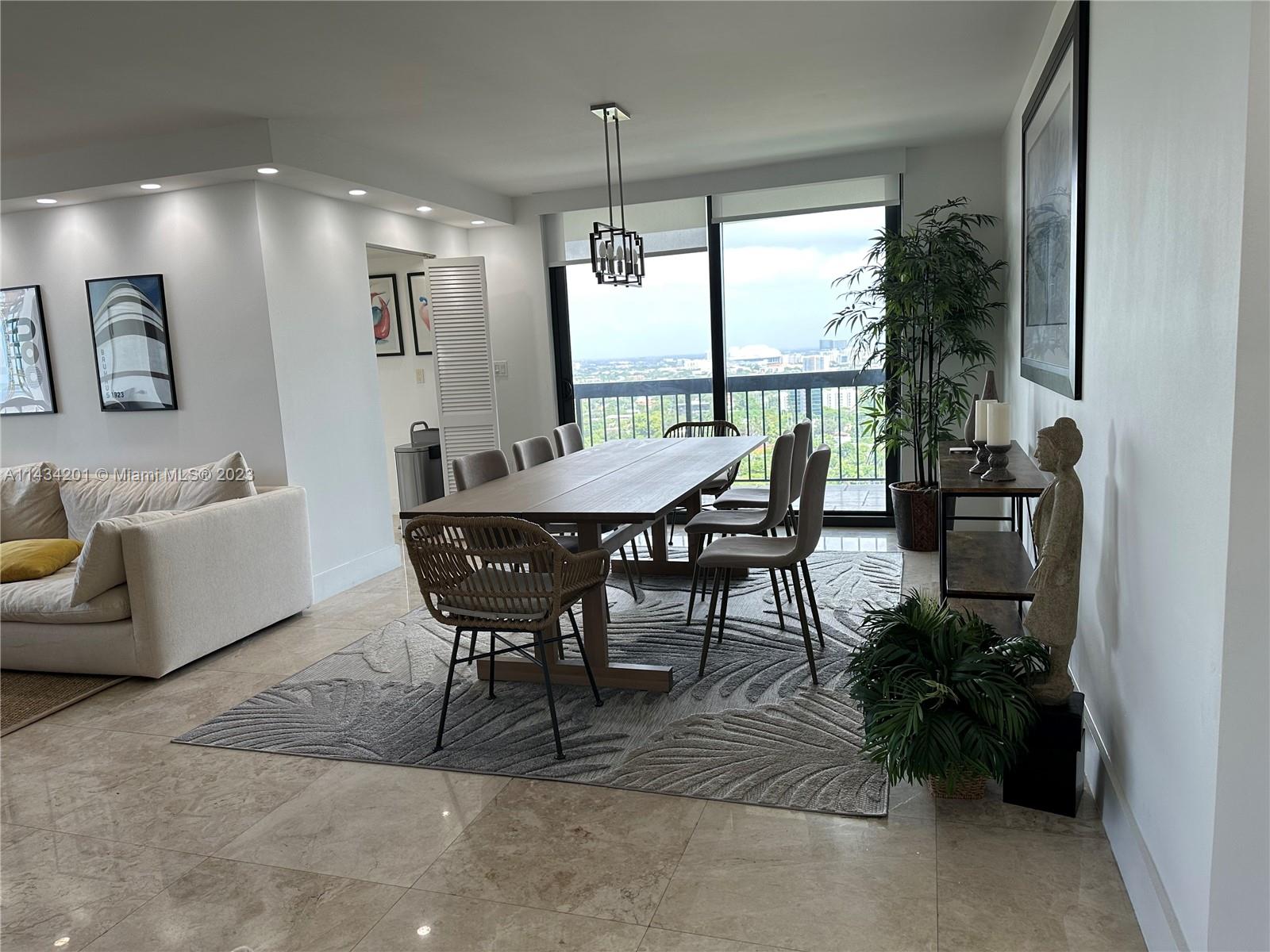 2333 Brickell Ave. # 2716