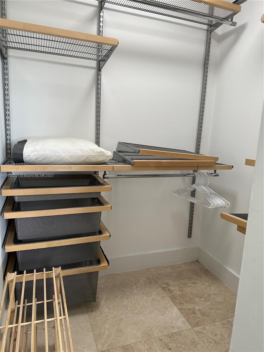 2333 Brickell Ave. # 2716