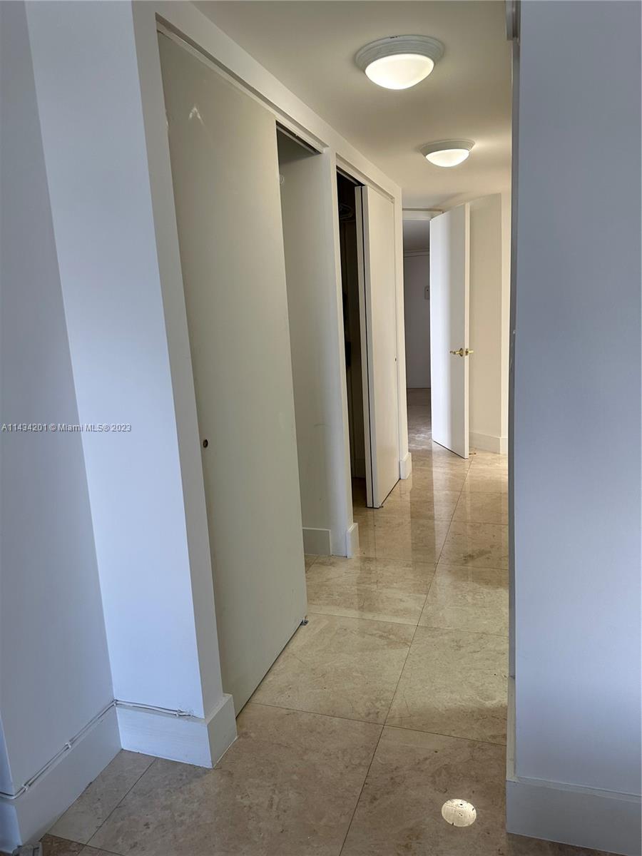 2333 Brickell Ave. # 2716