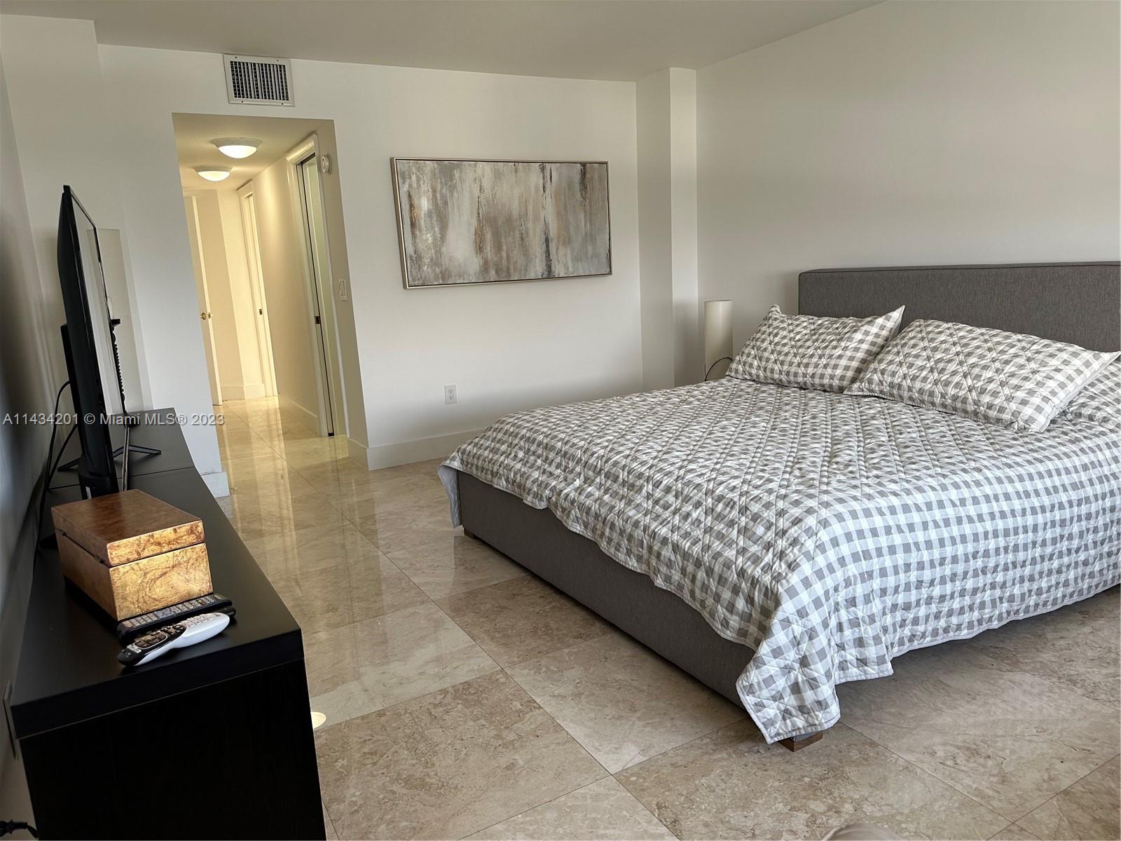 2333 Brickell Ave. # 2716