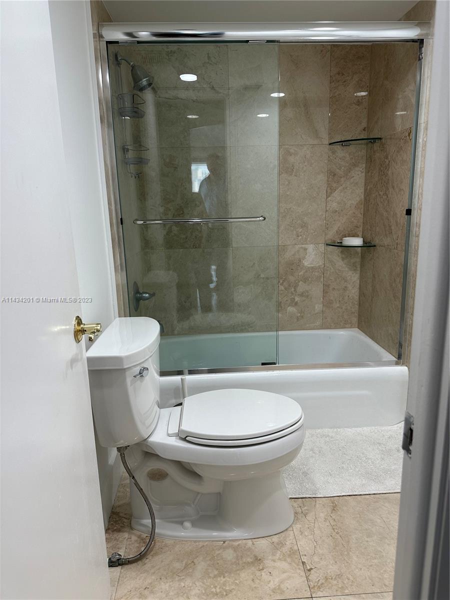 2333 Brickell Ave. # 2716