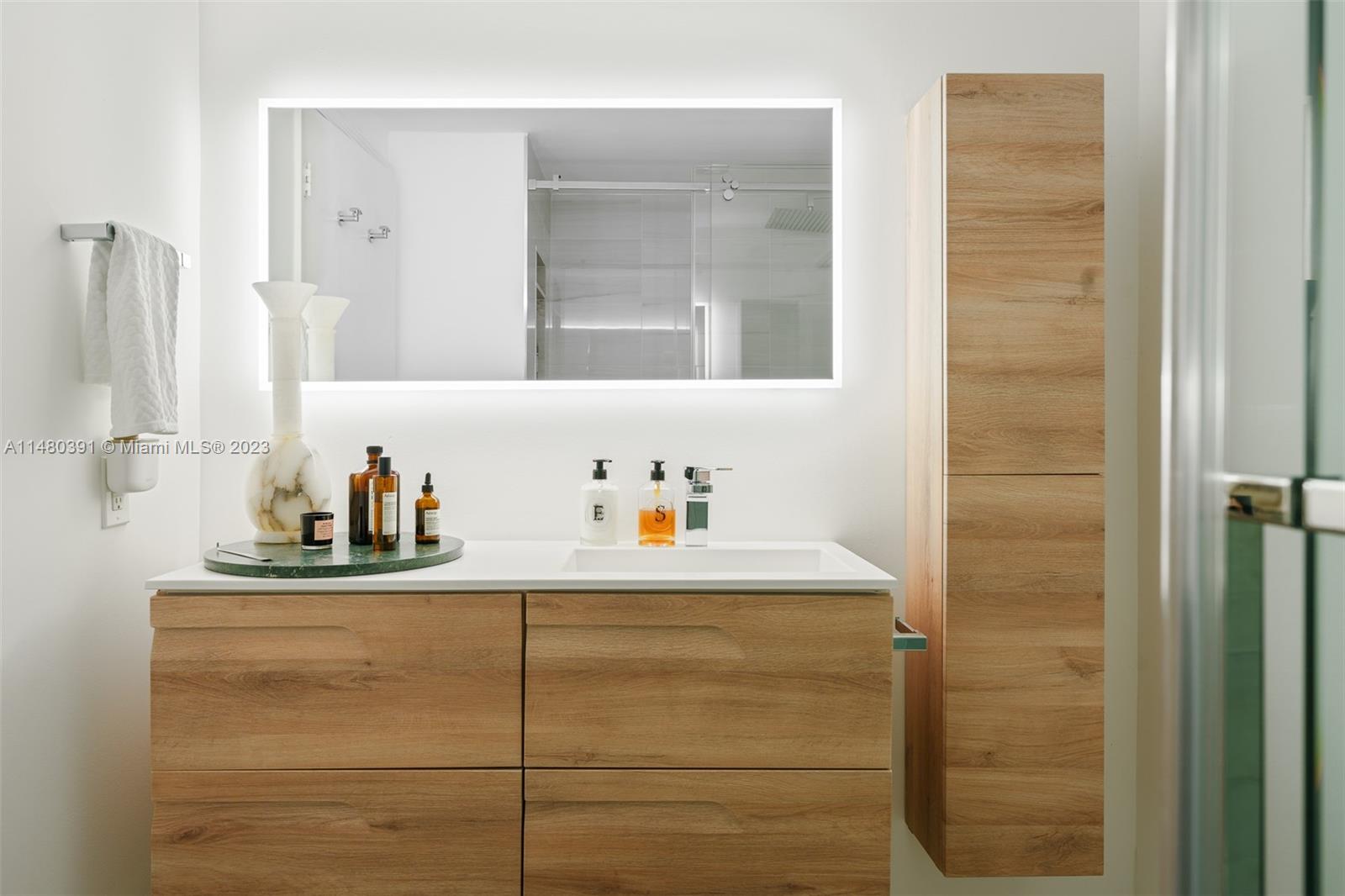 701 Brickell Key Blvd # 2405