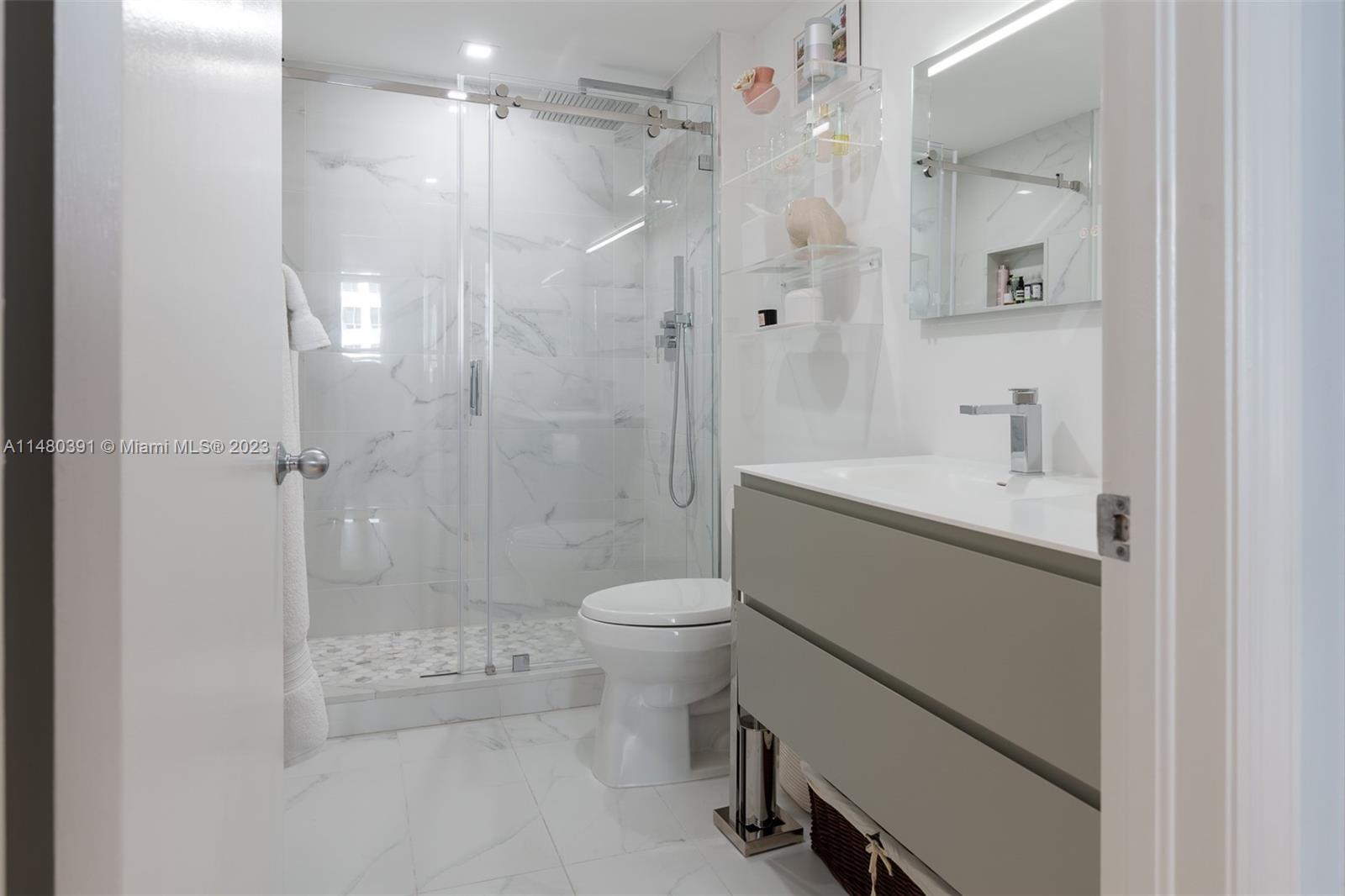 701 Brickell Key Blvd # 2405