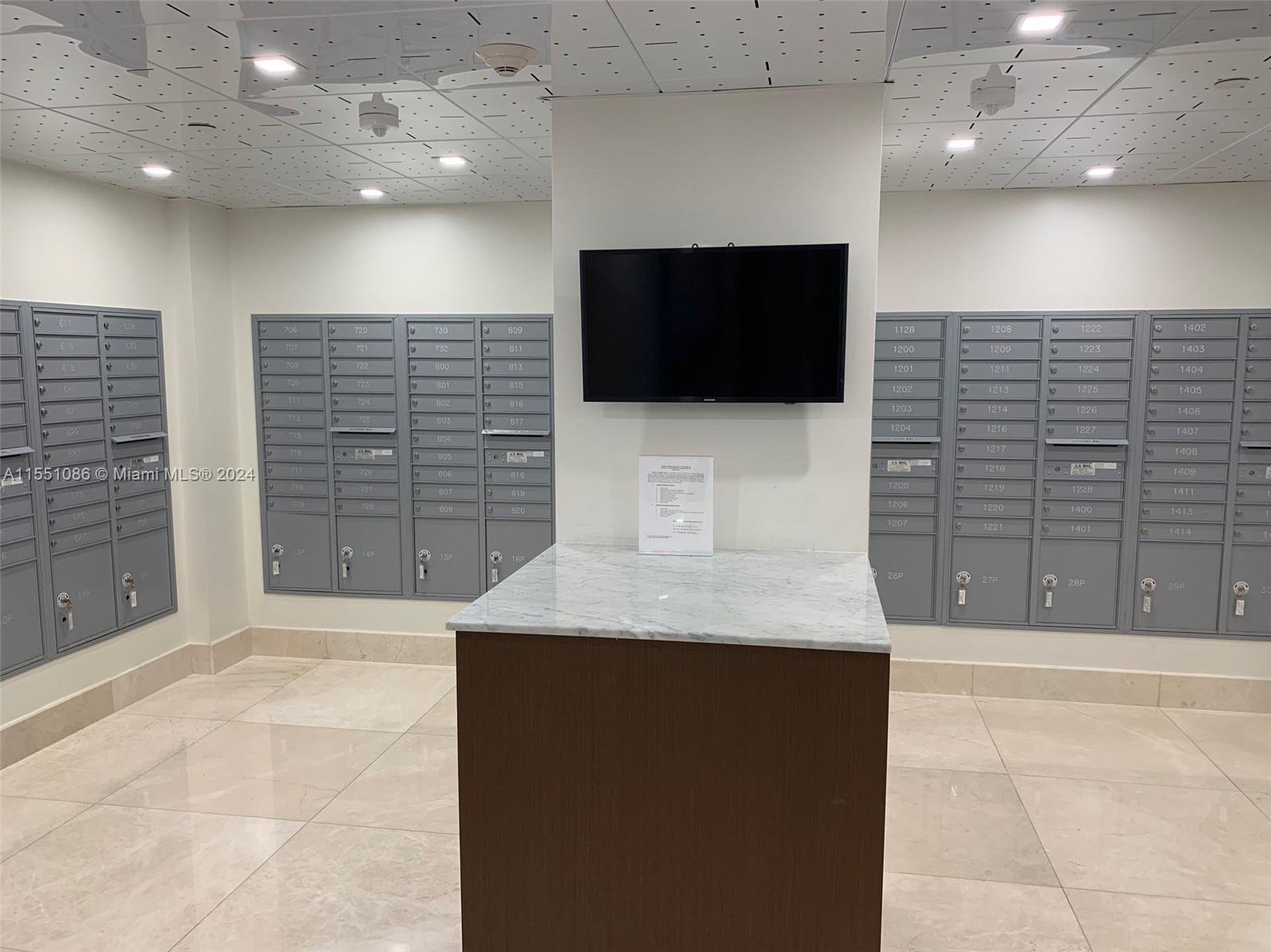 540 Brickell Key Dr # 809