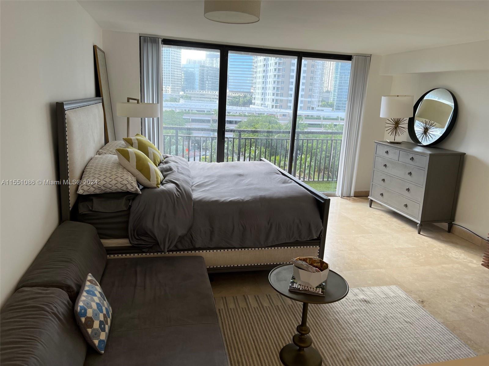 540 Brickell Key Dr # 809