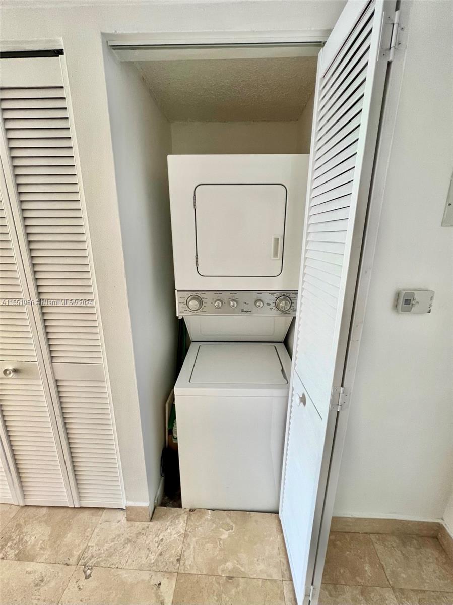 540 Brickell Key Dr # 809