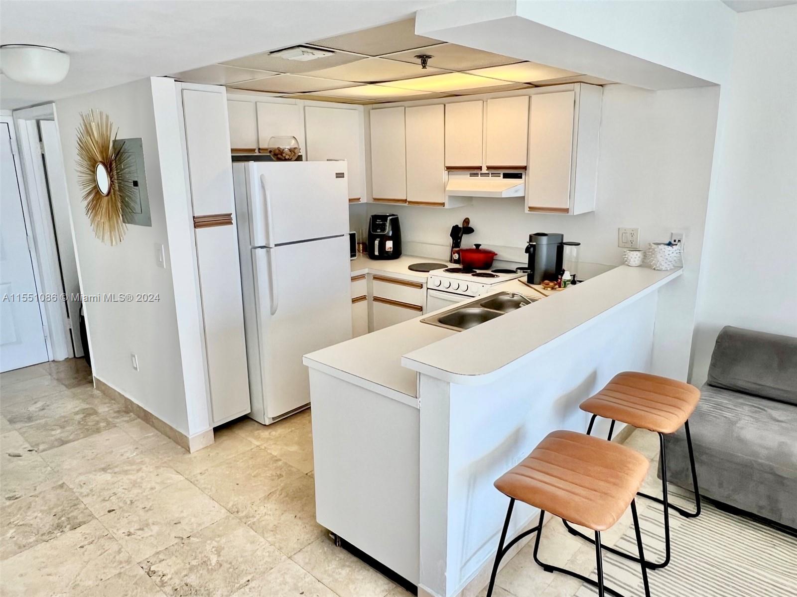 540 Brickell Key Dr # 809