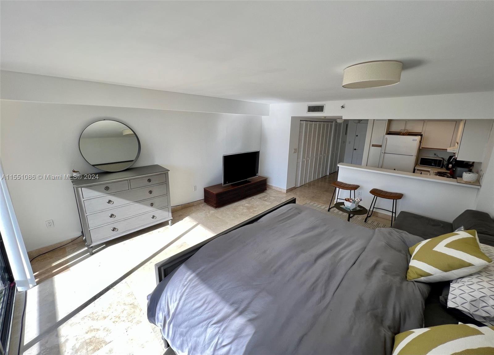 540 Brickell Key Dr # 809