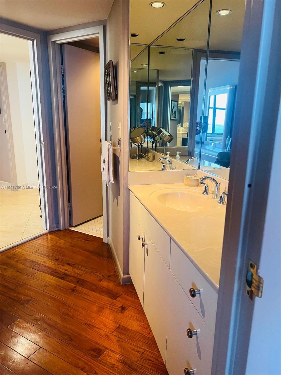 2333 Brickell Ave. # 2402