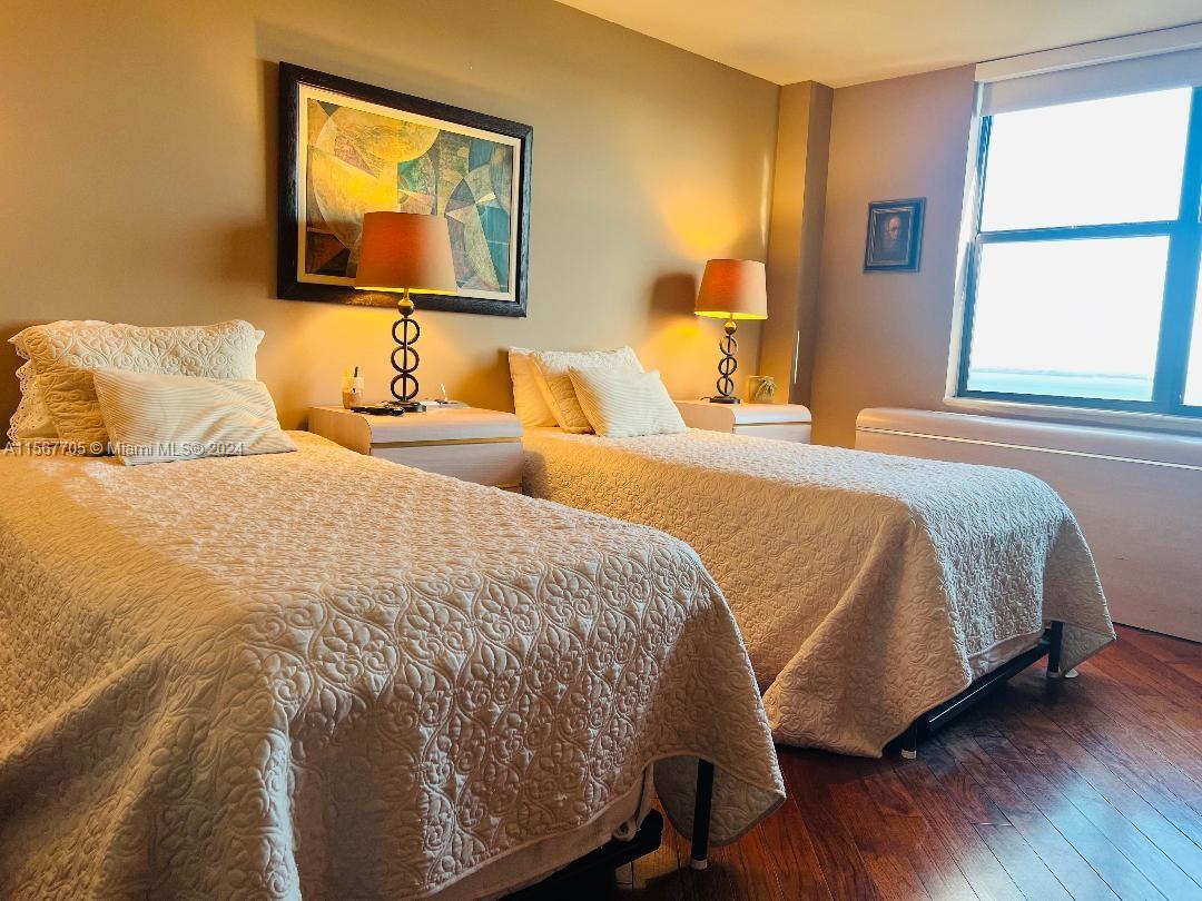 2333 Brickell Ave. # 2402