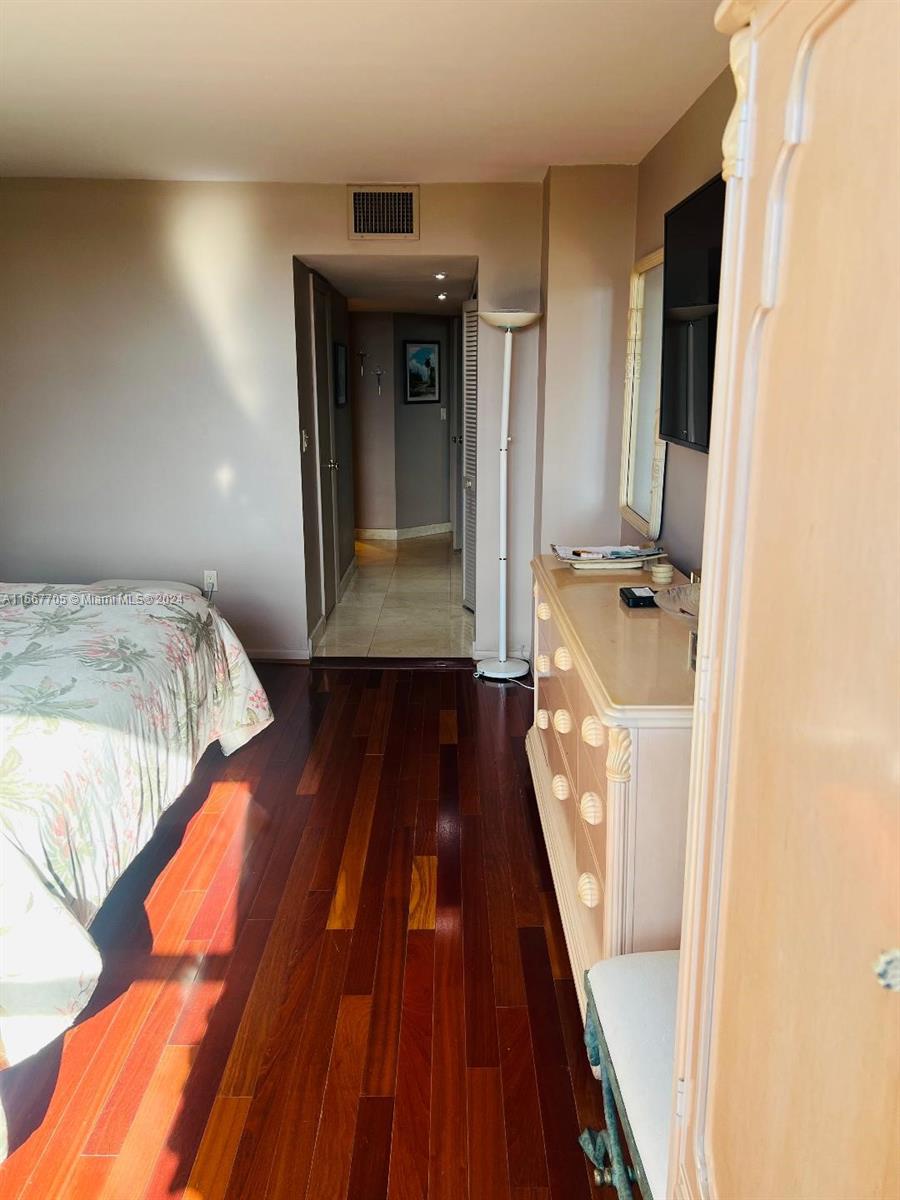 2333 Brickell Ave. # 2402