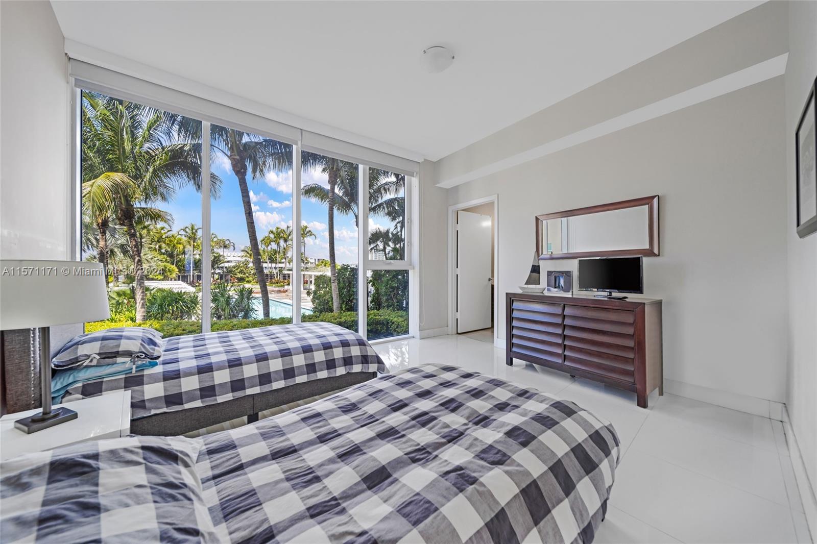 2020 N Bayshore Dr # 710