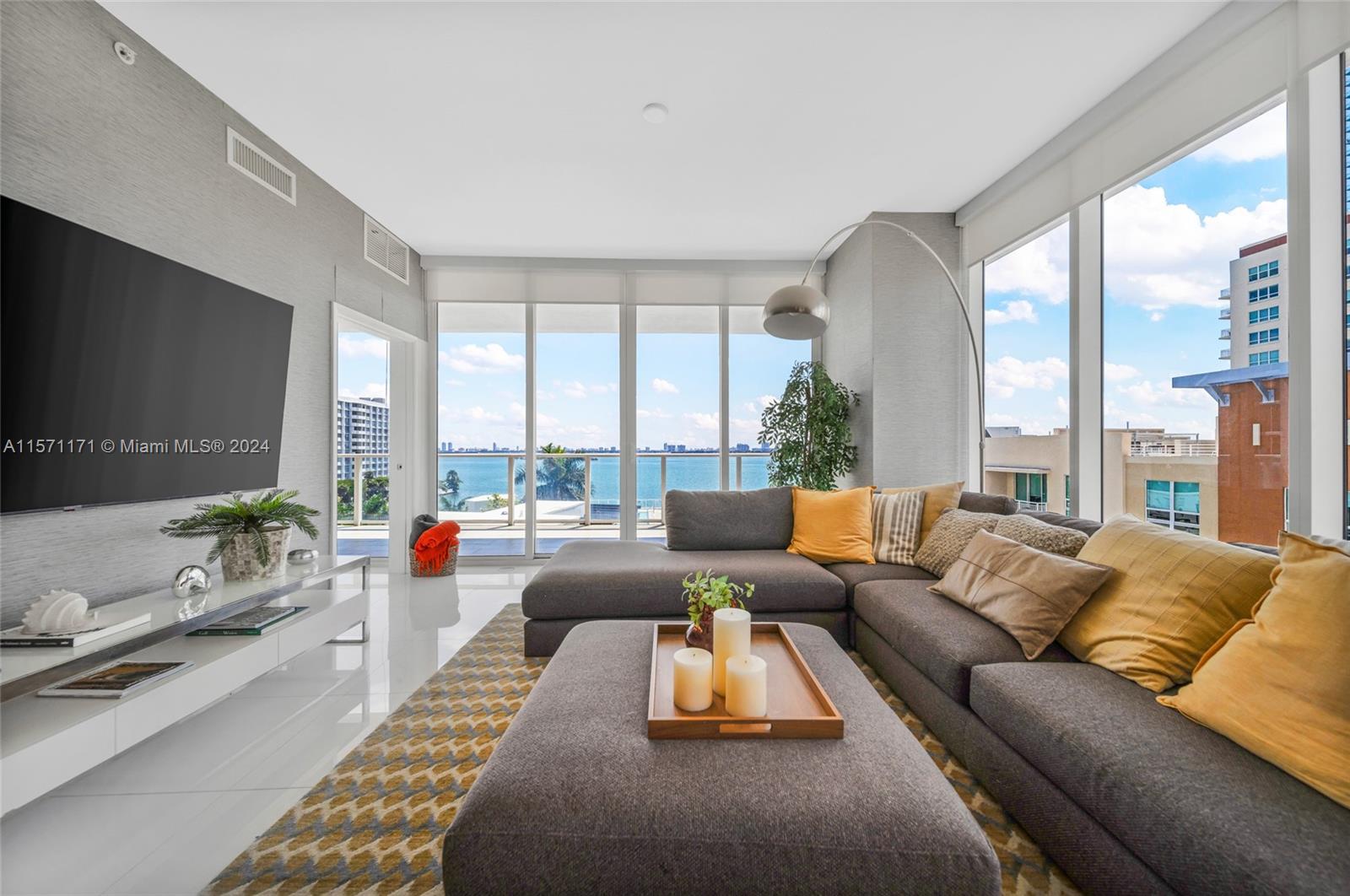 2020 N Bayshore Dr # 710