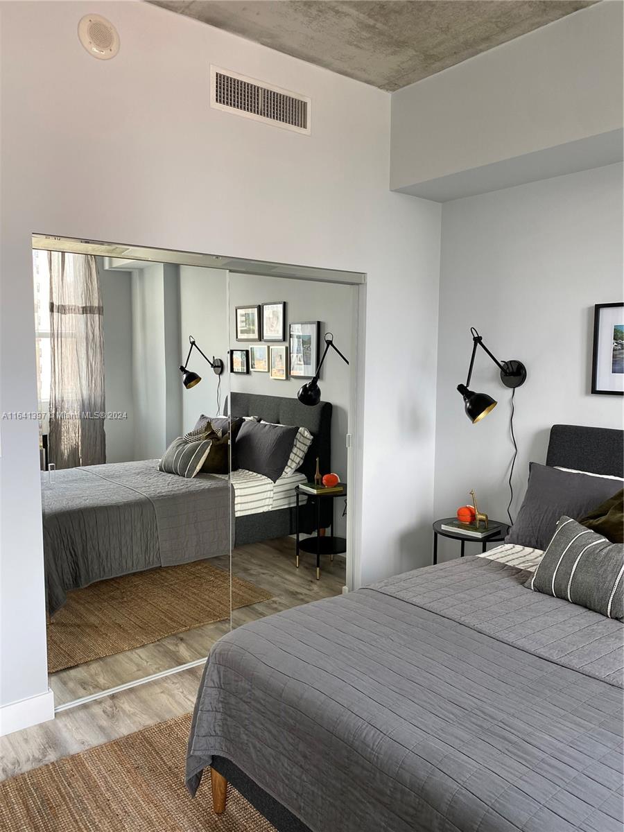 133 NE 2nd Ave # 915