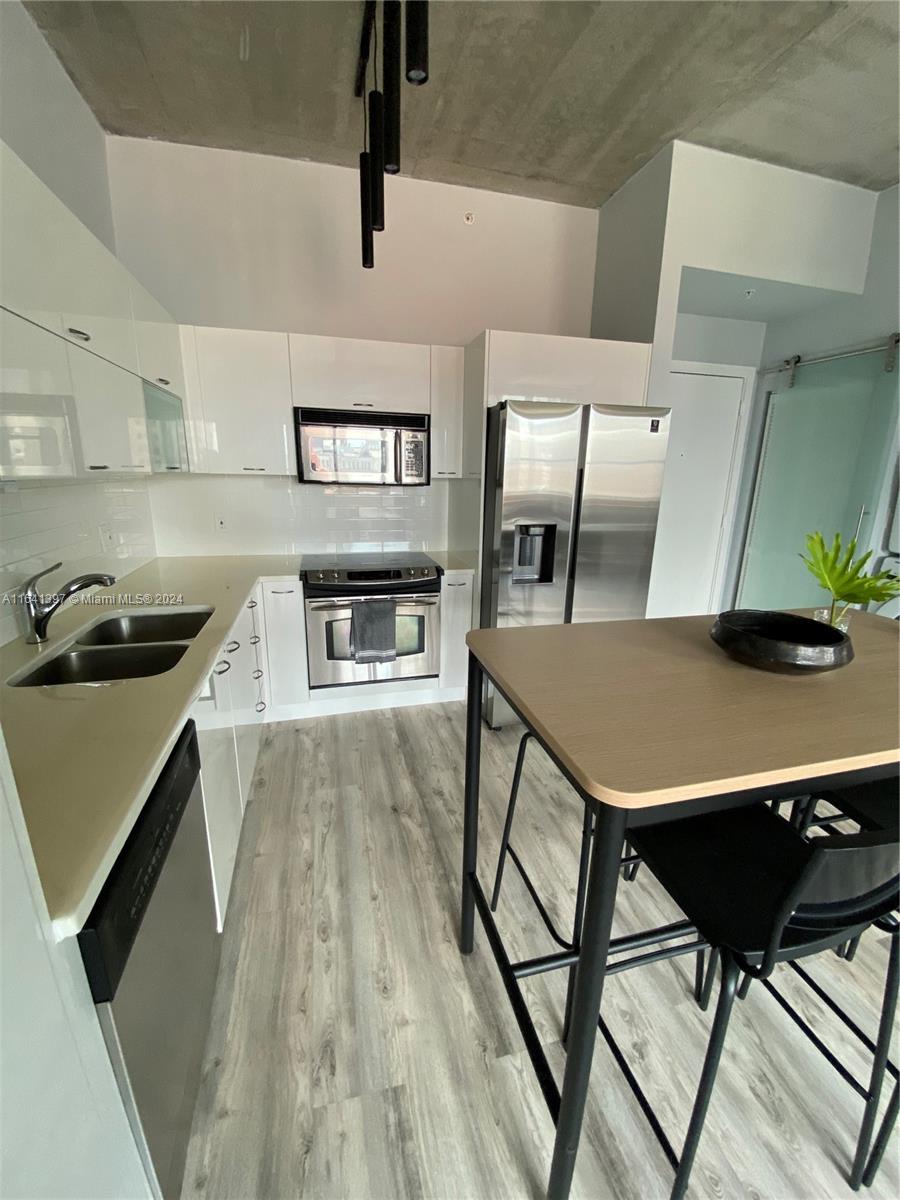 133 NE 2nd Ave # 915