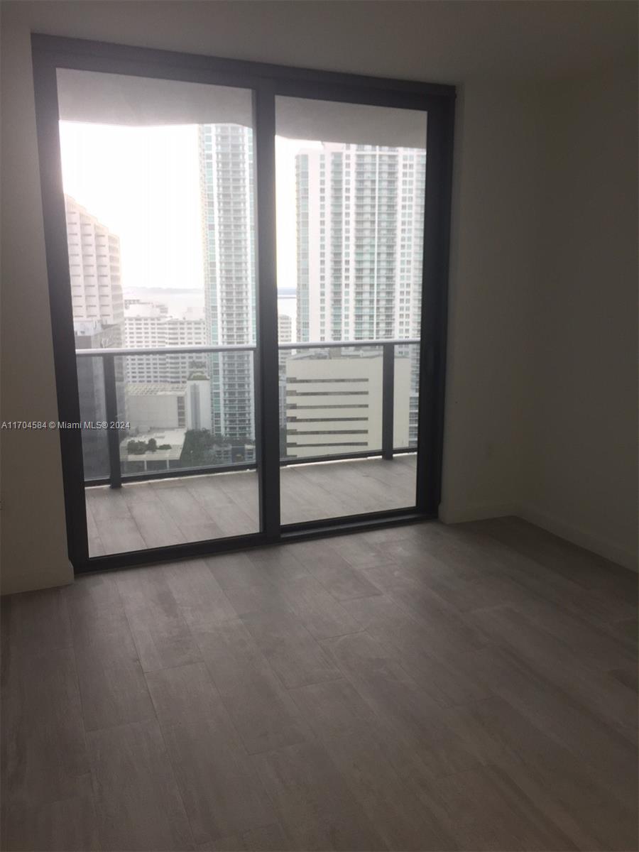 45 SW 9th St # 2302