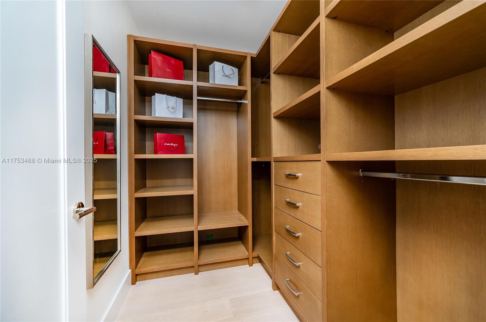 1060 Brickell Ave # 4203