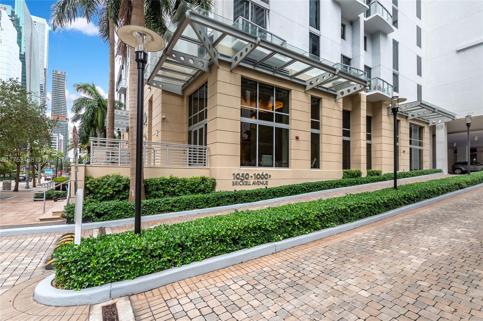 1060 Brickell Ave # 4203
