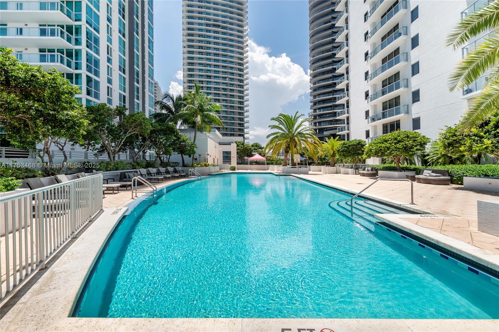 1060 Brickell Ave # 4203