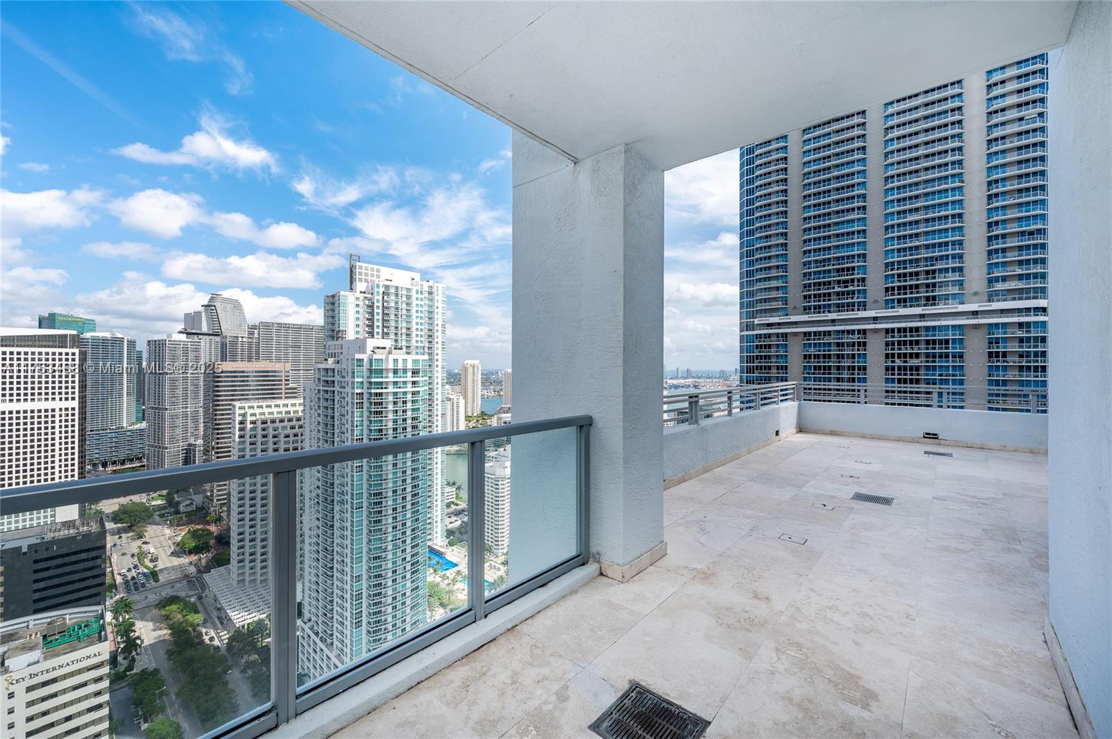 1060 Brickell Ave # 4203