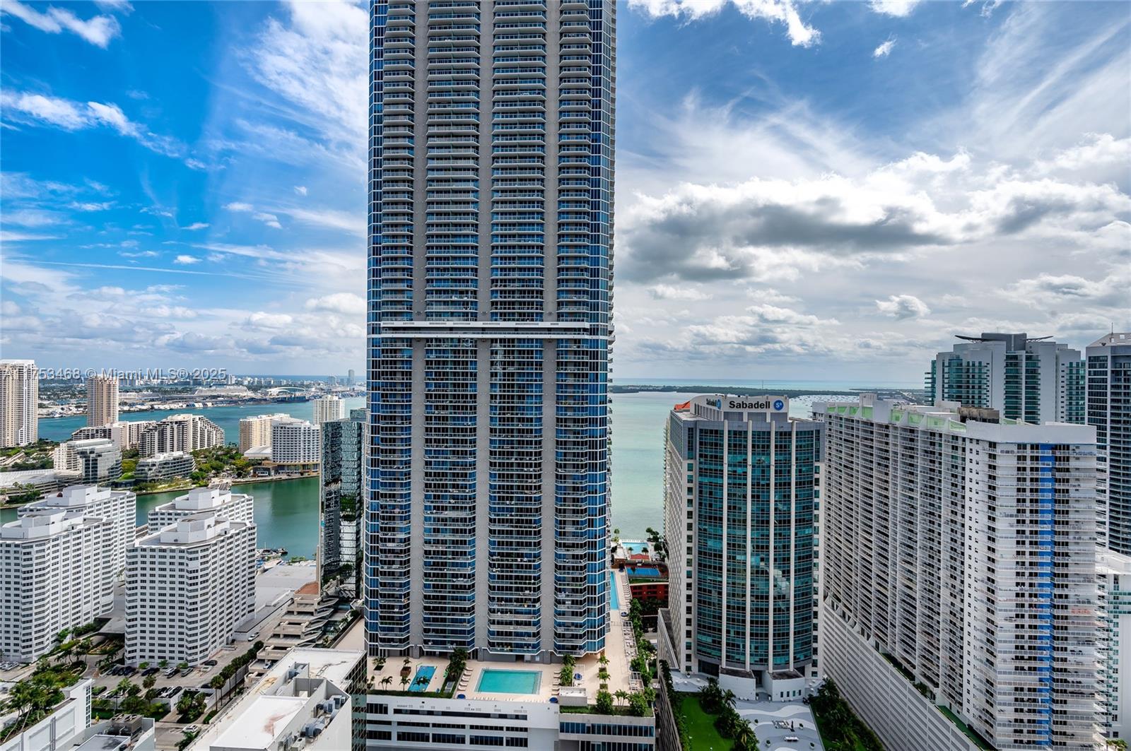 1060 Brickell Ave # 4203