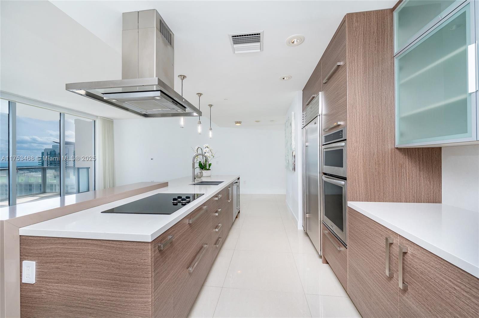 1060 Brickell Ave # 4203
