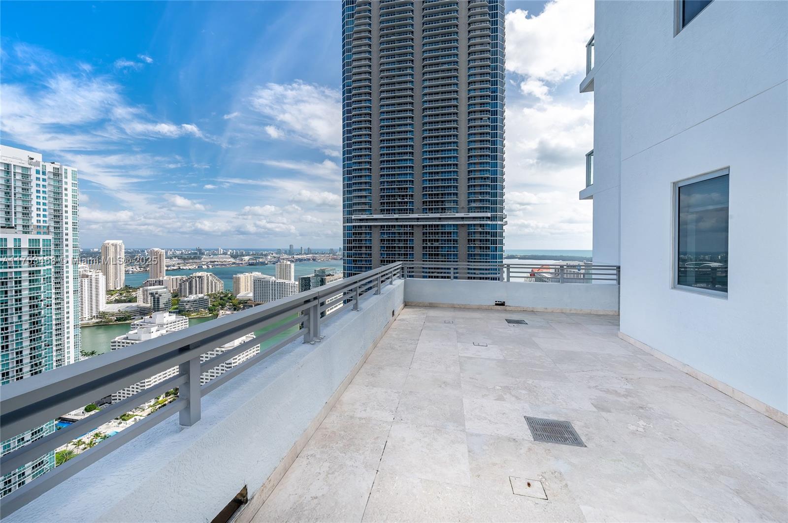 1060 Brickell Ave # 4203