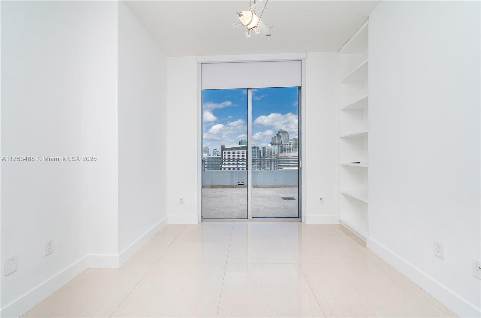1060 Brickell Ave # 4203