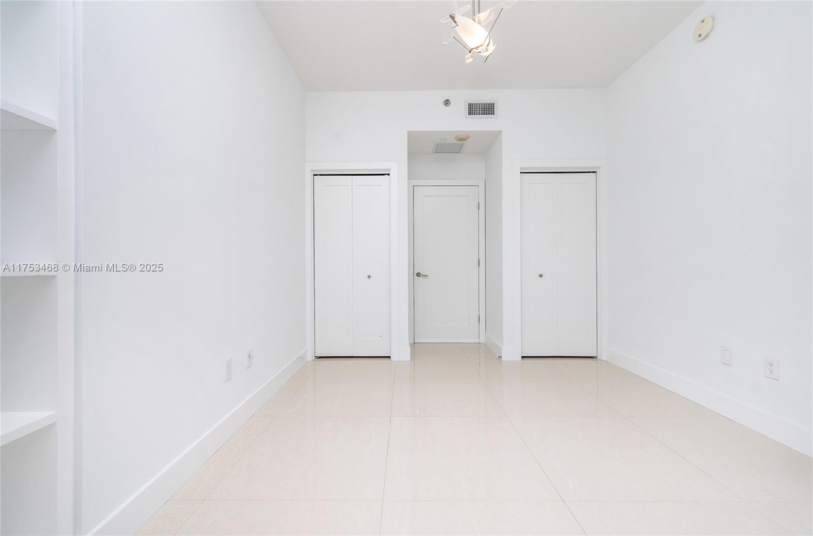 1060 Brickell Ave # 4203