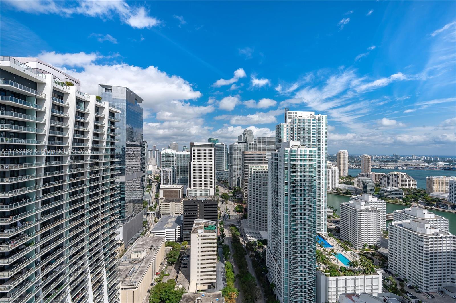1060 Brickell Ave # 4203