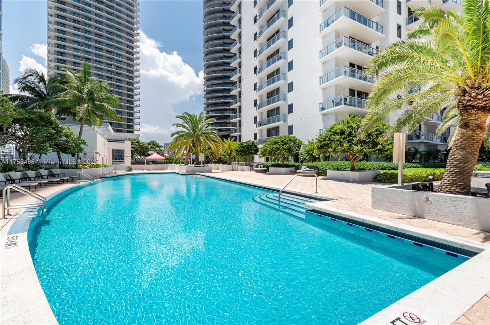 1060 Brickell Ave # 4203