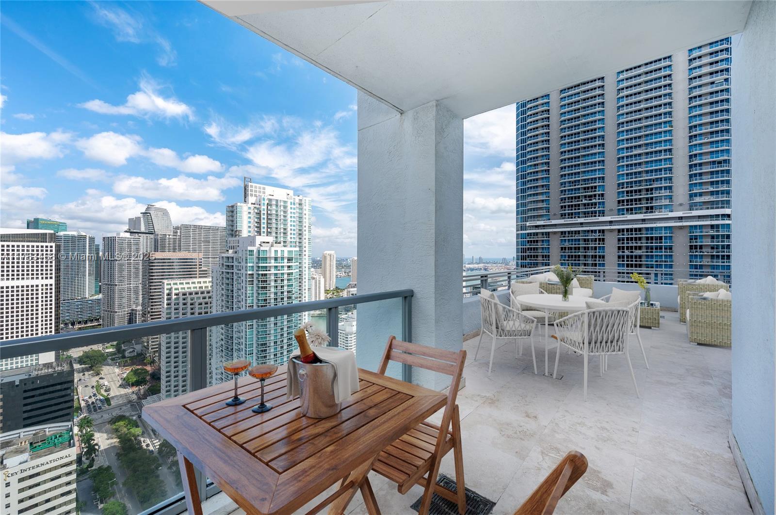 1060 Brickell Ave # 4203