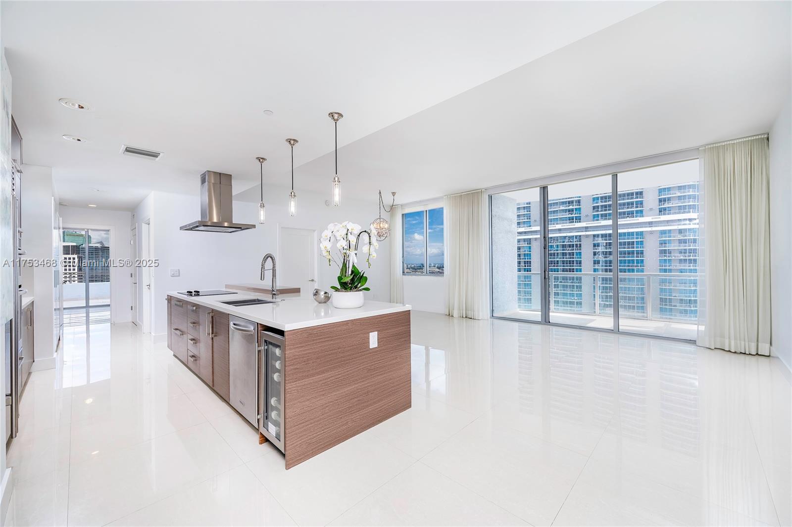 1060 Brickell Ave # 4203