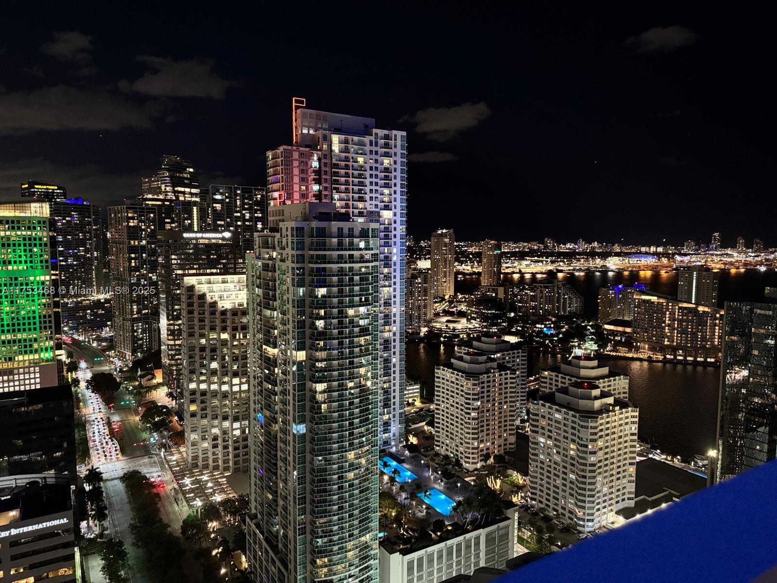 1060 Brickell Ave # 4203