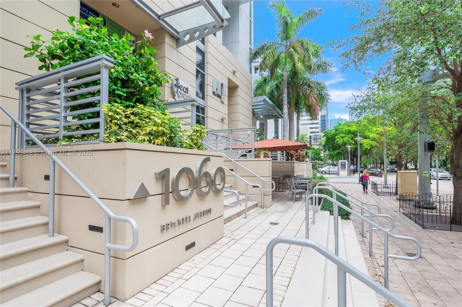 1060 Brickell Ave # 4203