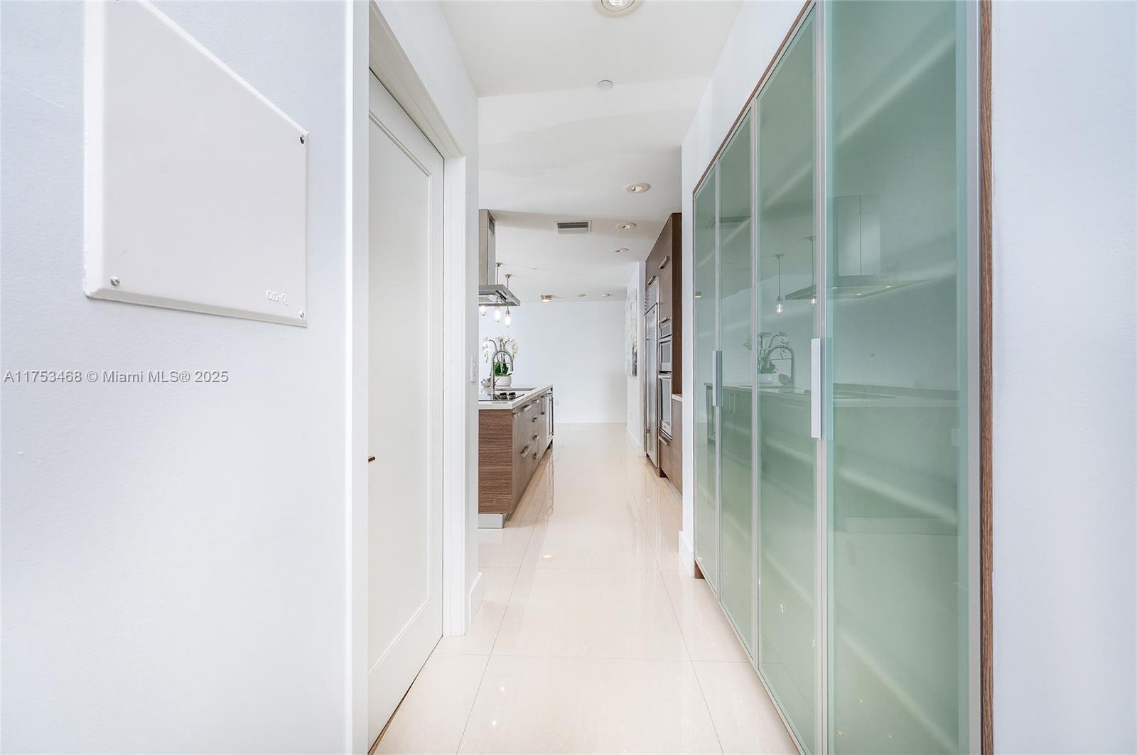 1060 Brickell Ave # 4203