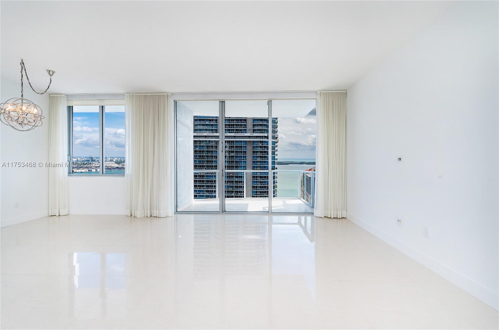 1060 Brickell Ave # 4203