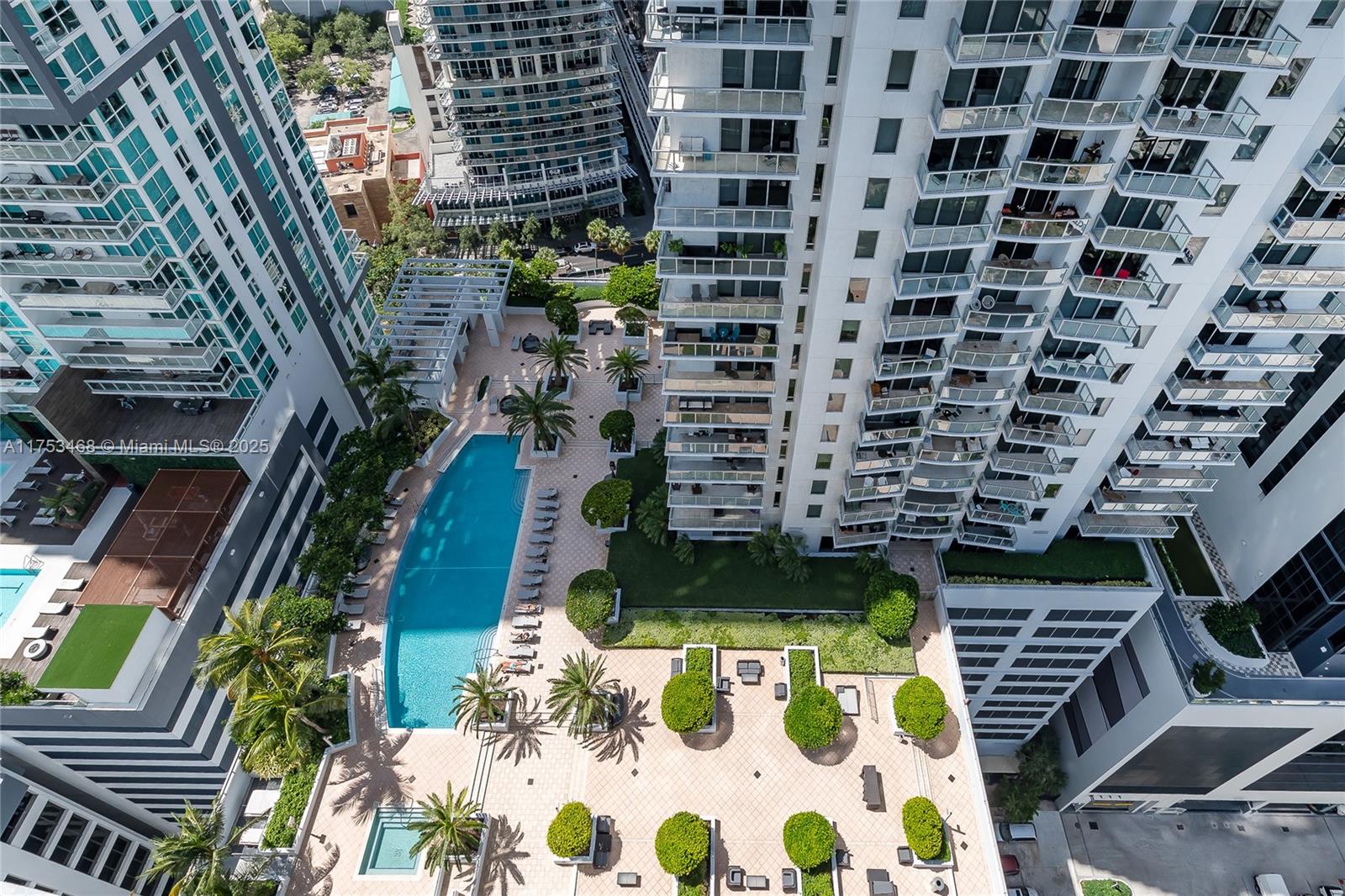 1060 Brickell Ave # 4203