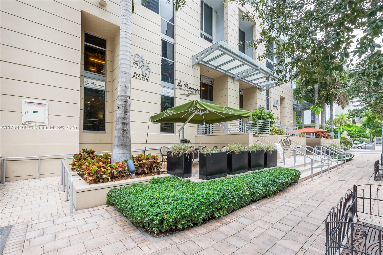1060 Brickell Ave # 4203