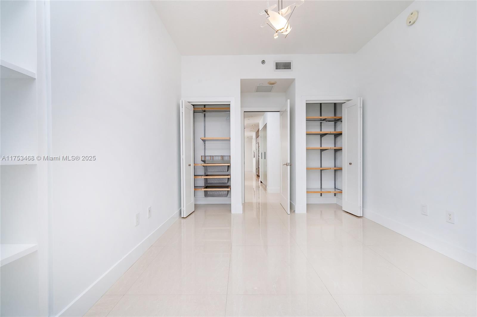 1060 Brickell Ave # 4203