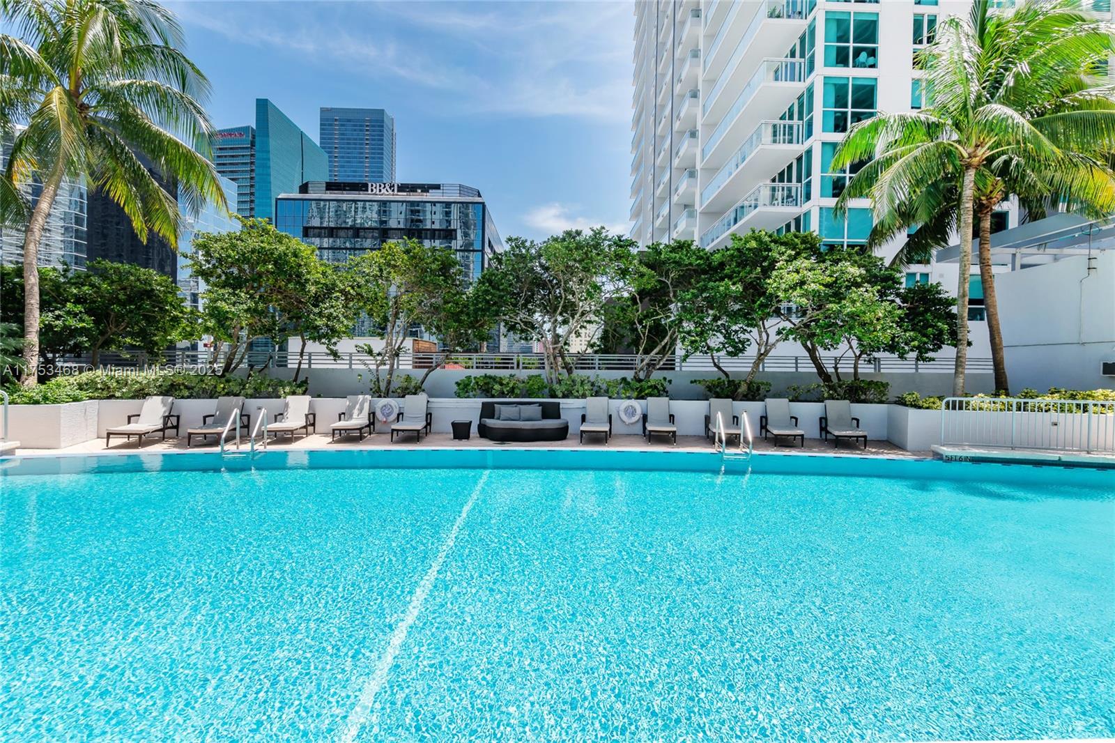 1060 Brickell Ave # 4203