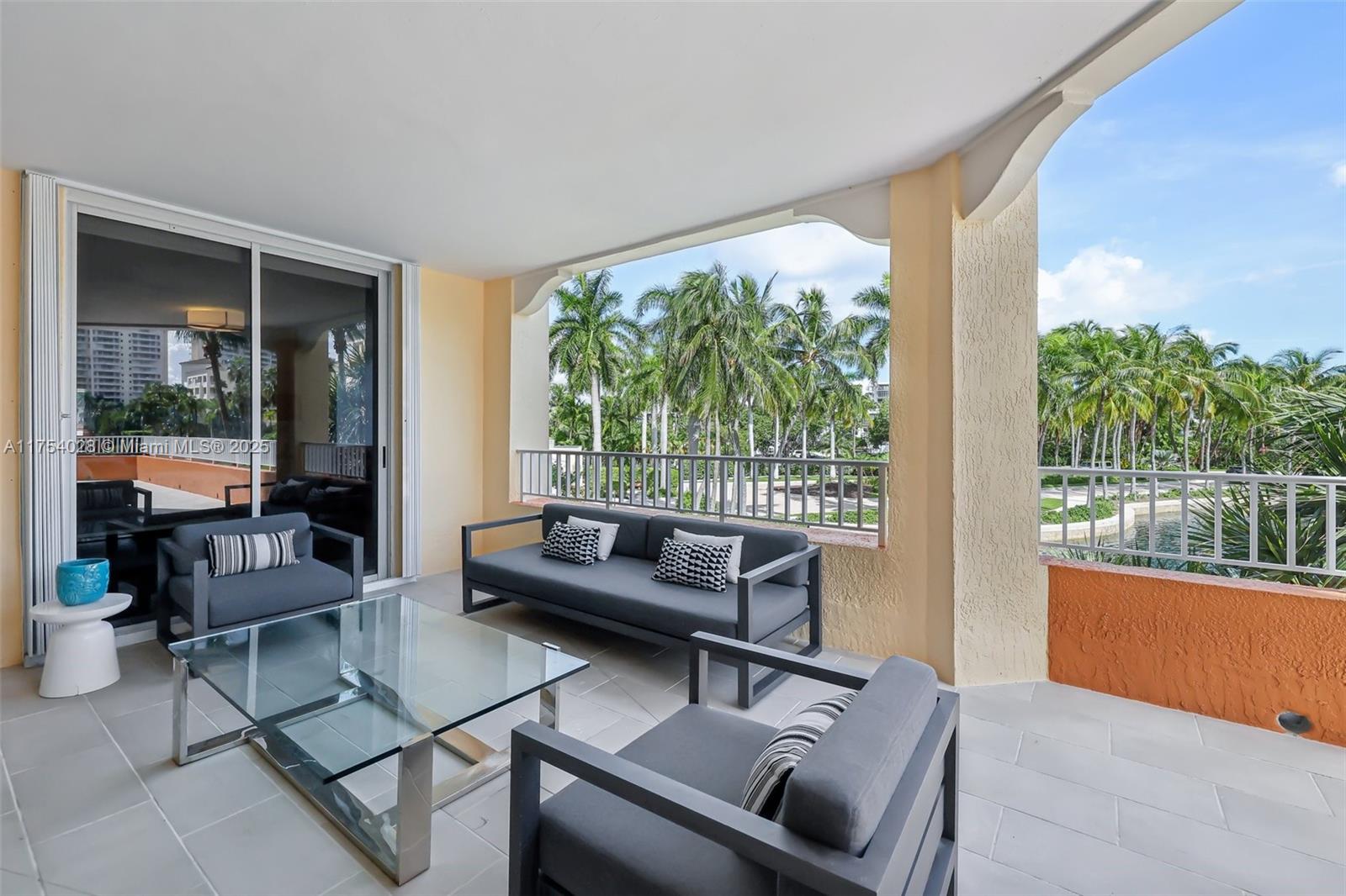 723 Crandon Blvd # 206