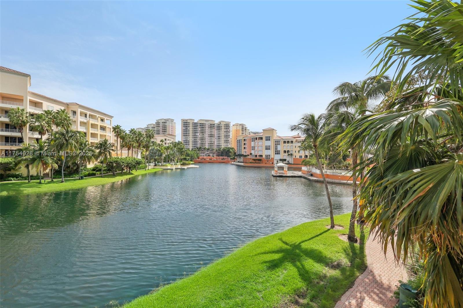 723 Crandon Blvd # 206